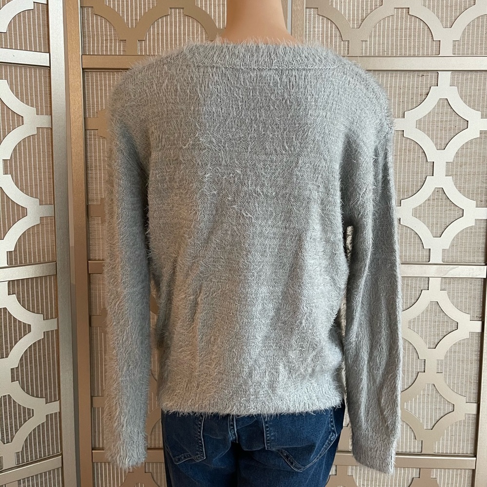 Pink Lily! BRAND NEW! Never worn! Gray Eyelash Fuzzy Sweater! Medium - Picture 2 of 5